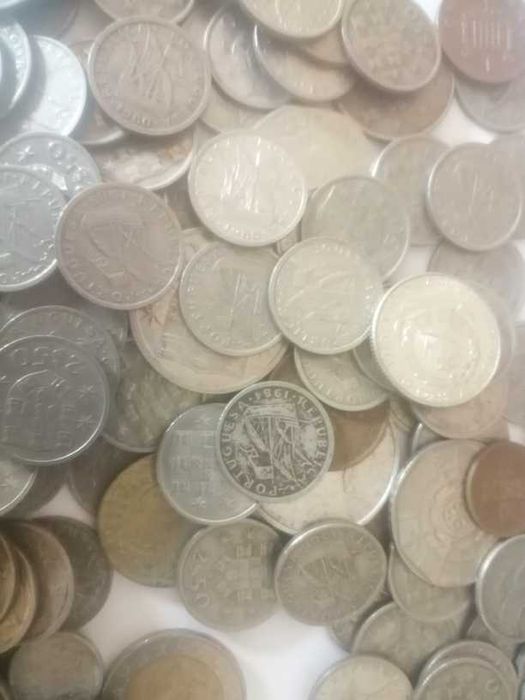 varias moedas portuguesas