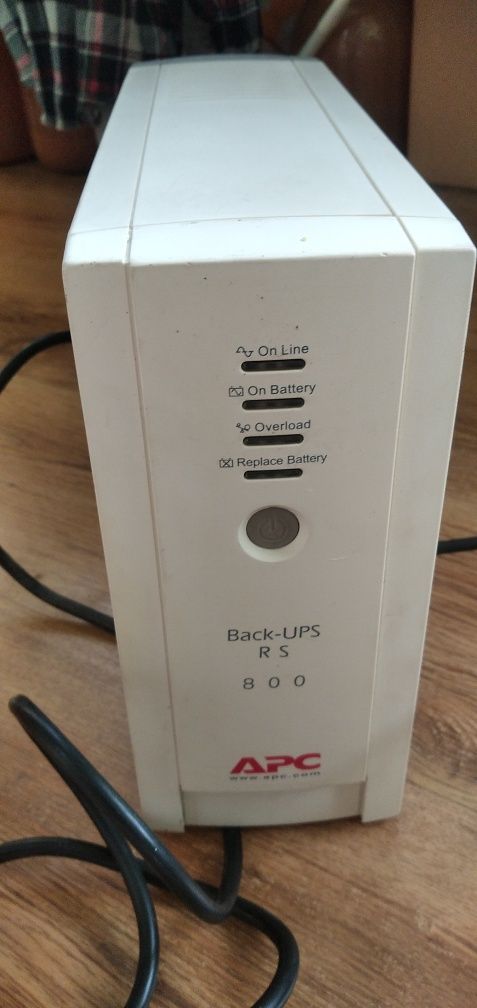 Безперебойник APC-BACK-UPS RS 800 на 24 вольт