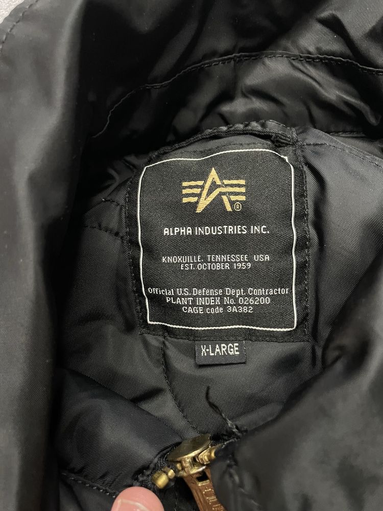 Бомбер Alpha industries