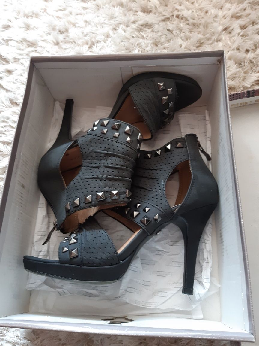 Buty na obcasie ze skóry szpilki r 38 Cindy Crawford collection by 5th