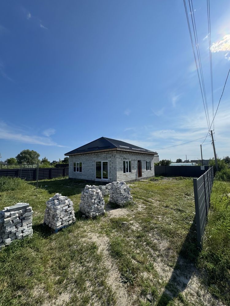 Продаж нового будинку в місті, для  молодої сіміі , гарна Ціна !