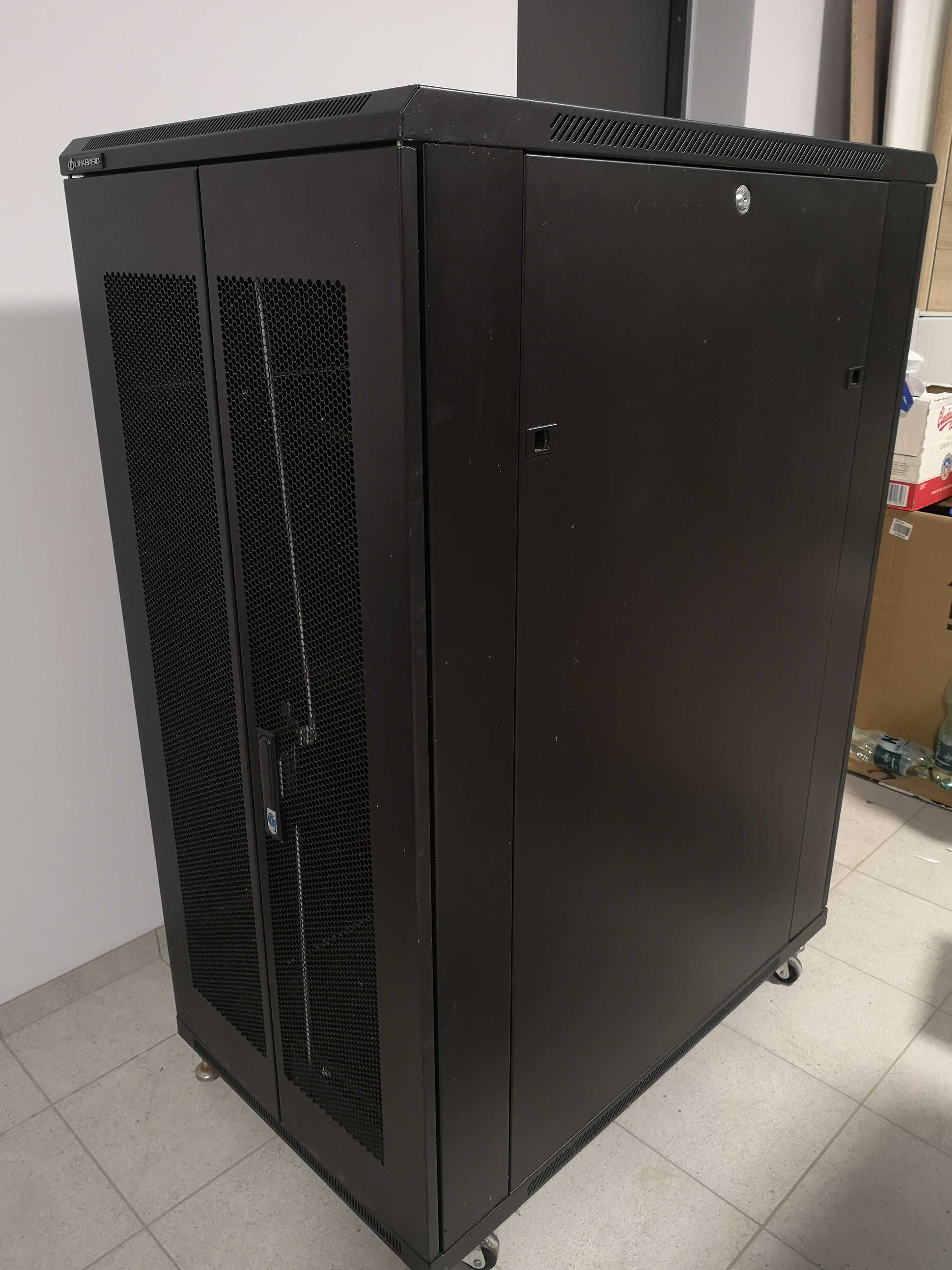 Szafa serwerowa stojąca Linkbasic rack 19'' 22U czarna perforowana