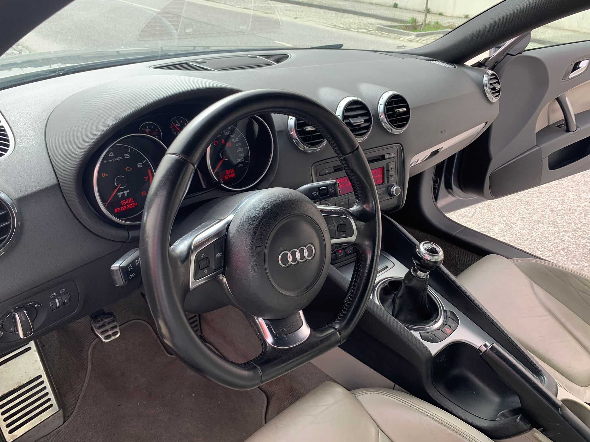 Audi TT 2.0 TFSI 2007 (selo antigo)