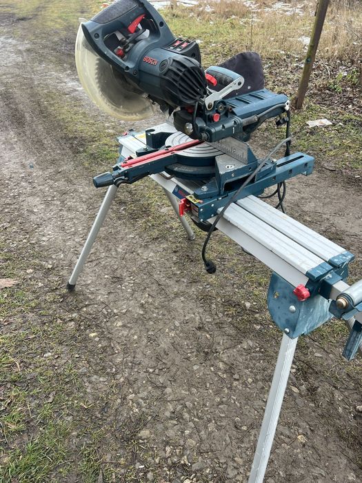 Торцовка bosch з столом