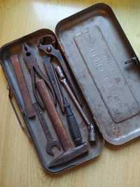 Stara skrzynka z narzędziami