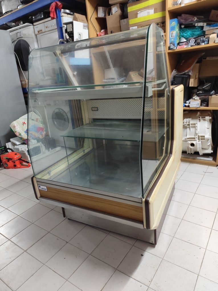 Vitrine refrigerada Jordão
