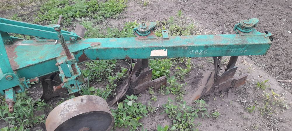 Продам плуг пнб3.35