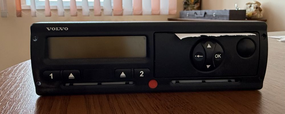 Продам цифровий тахограф з датчиком в хорошому стані