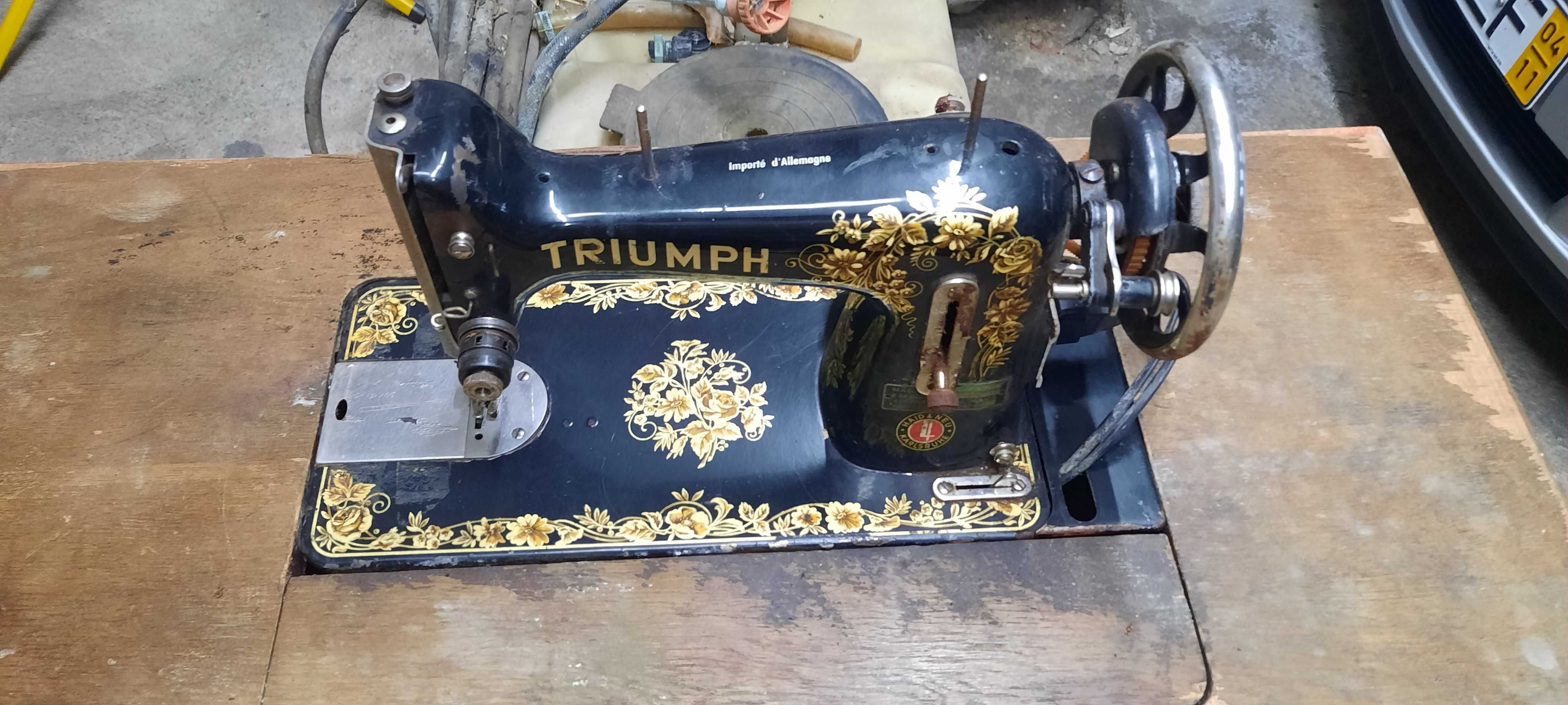 Maquina de costura triumph