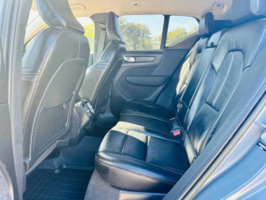 Volvo XC40      2022