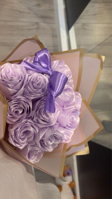 wieczne róże ze wstążek