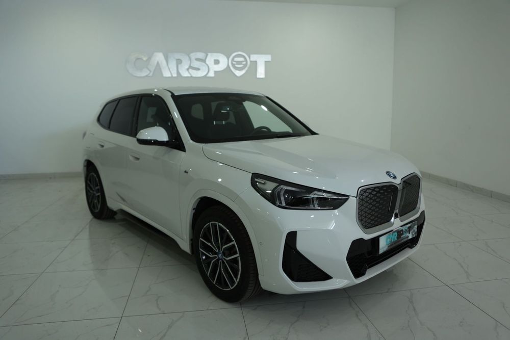 BMW iX1 xDrive30 Pack Desportivo M
