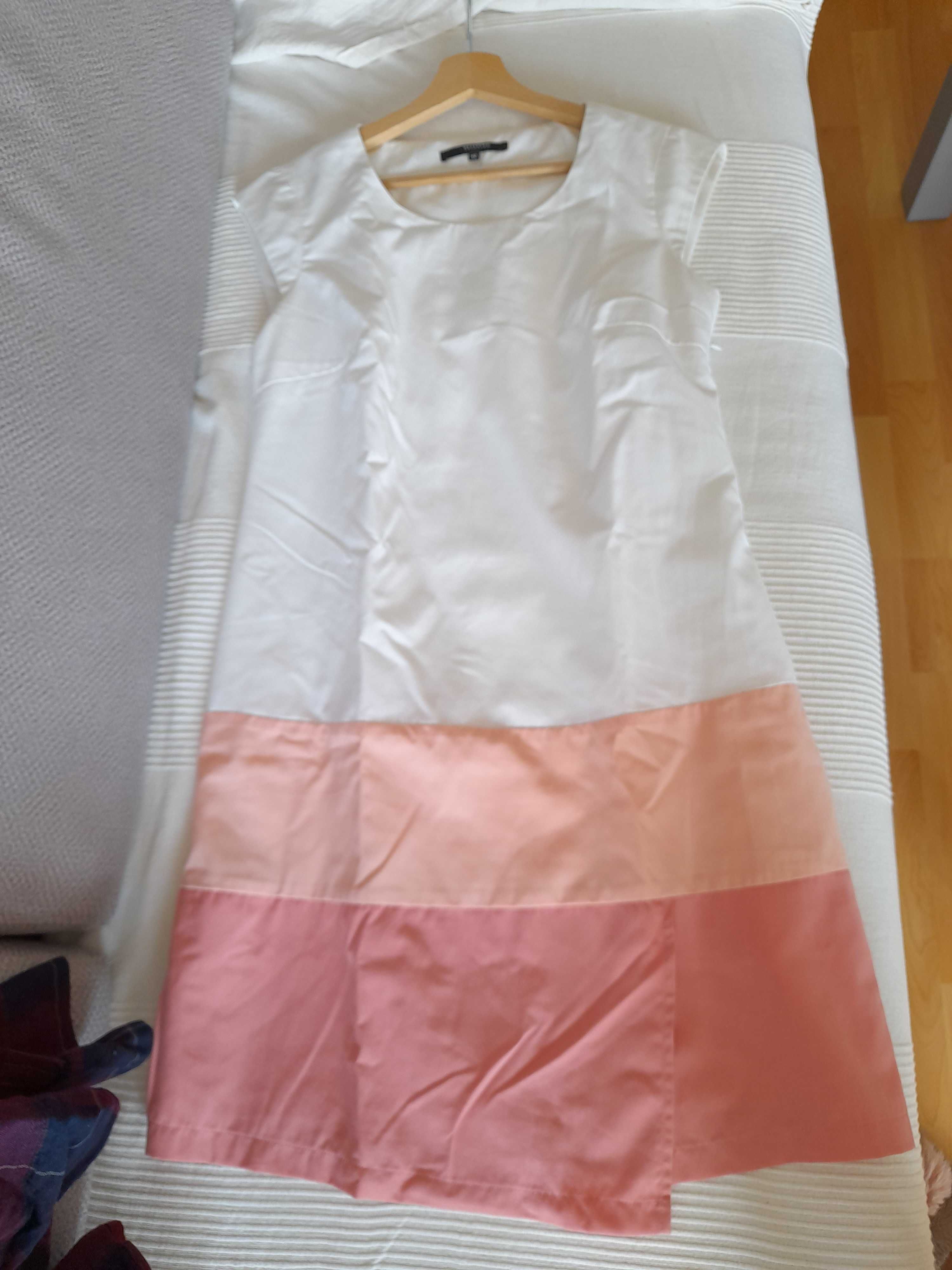 Letnia, krótka, biało-łososiowa sukienka rozmiar 40 marki Reserved