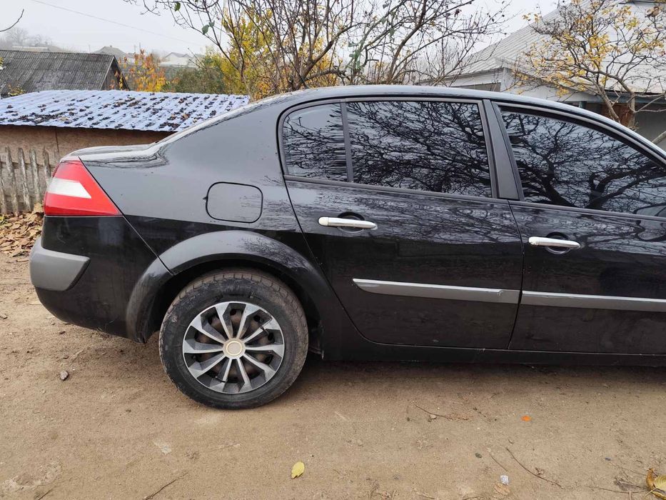 Рено Меган 2 сідан