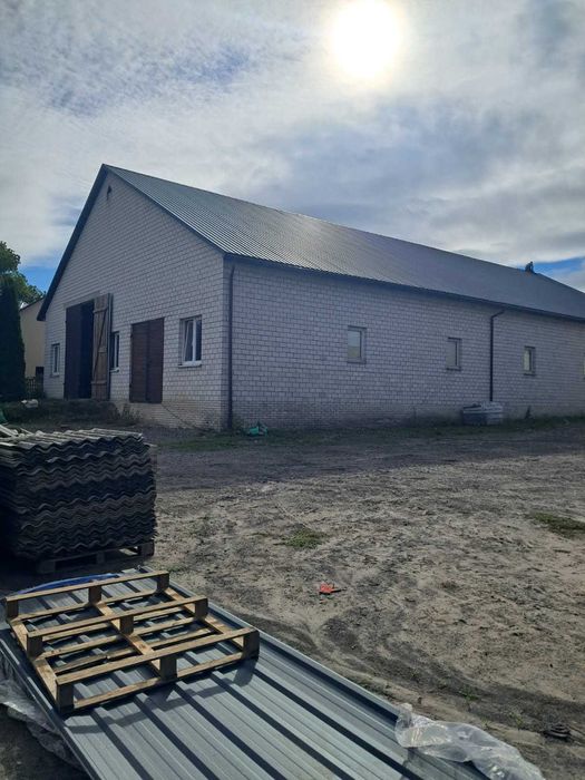 Obróbki kominów, wymiana rynien , dachy i malowanie dachów.