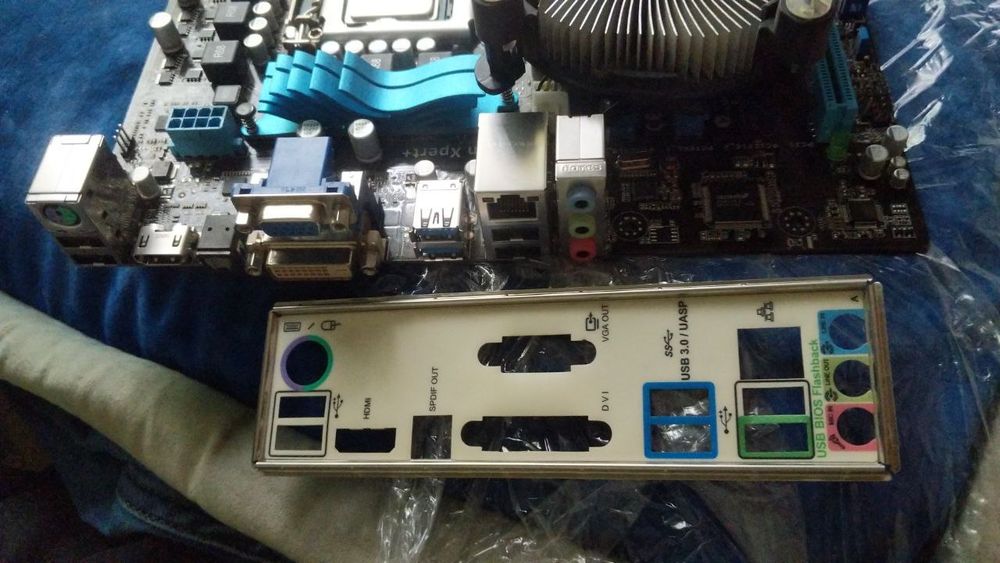 Asus p8Z77-m + xeon 1230v2 + 12gb DDR3