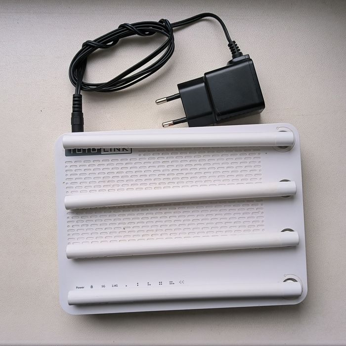 Роутер Wi-Fi TotoLink A702R