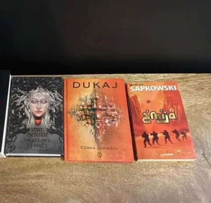 Fantasy: Gaiman Drażliwe tematy, Dukaj Córka Łupieżcy, Sapkowski Żmija