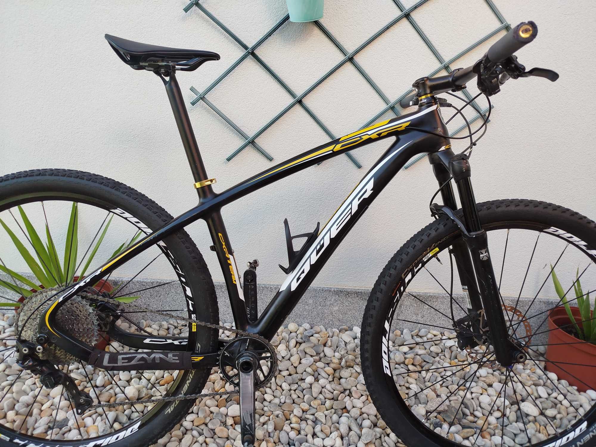 Bicicleta BTT carbono roda 29, novo preço 550€