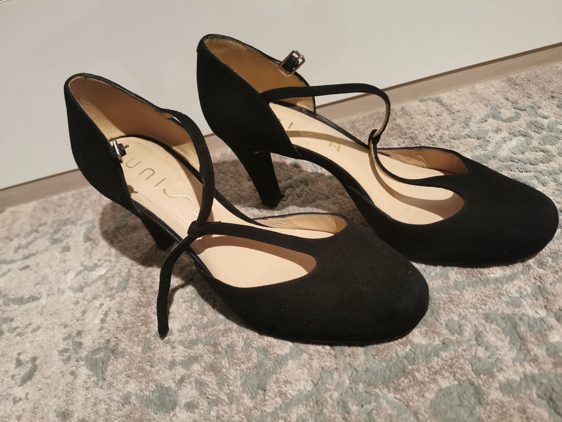 Buty na obcasie Unisa r. 40