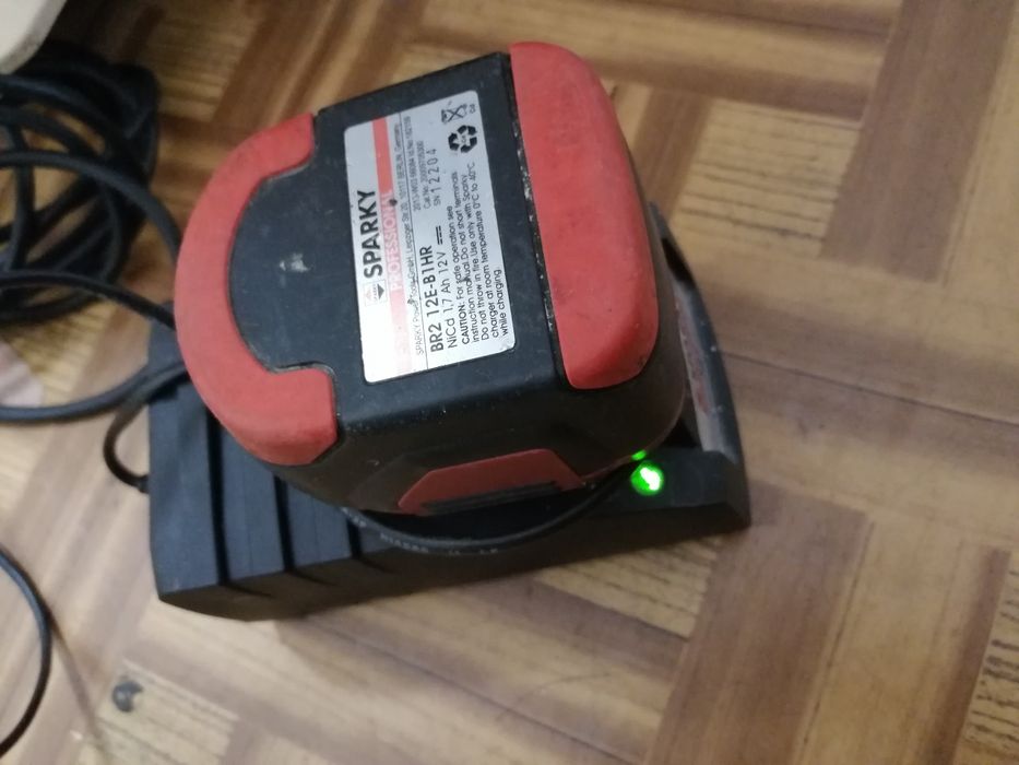 Ładowarka do ładowania akumulatora 12 V wkrętarki