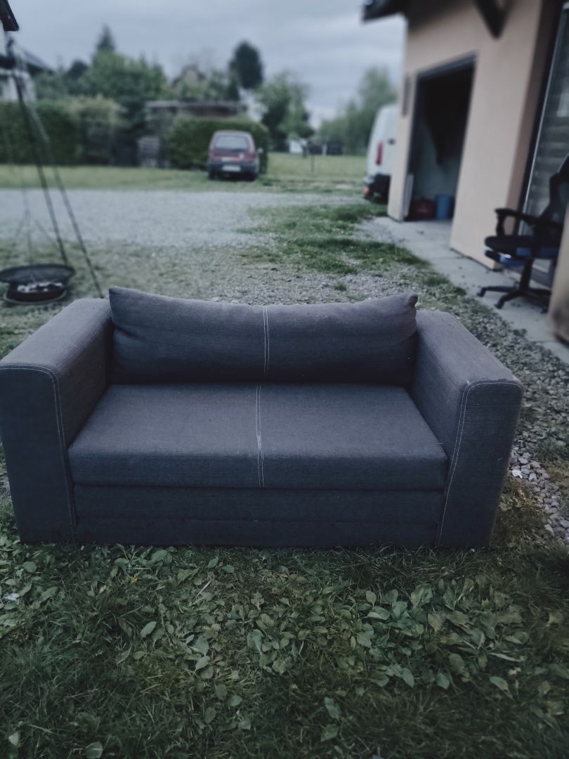 Sofa dwuosobowa z funkcją spania