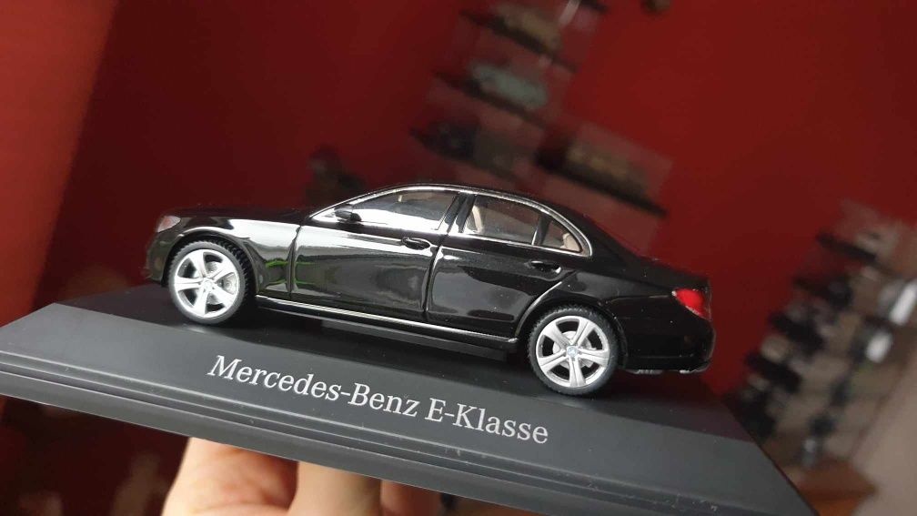 Mercedes E w213 1:43 iScale