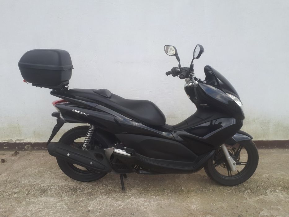 Маскискутер Honda PCX-125