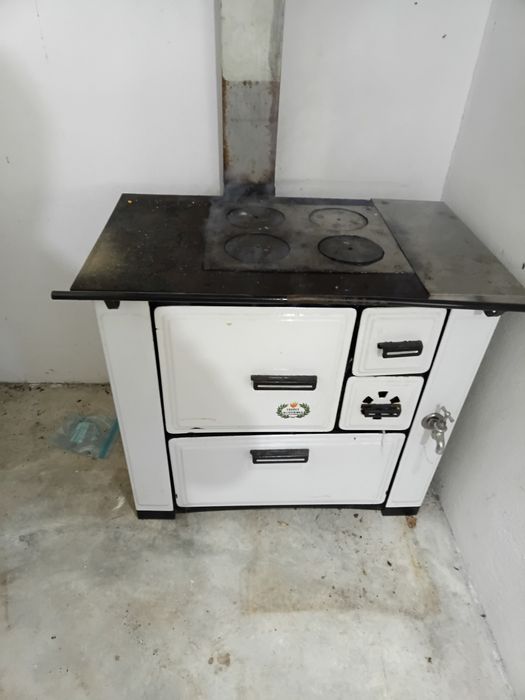 Fogão lenha Oliveirinha com defeitos