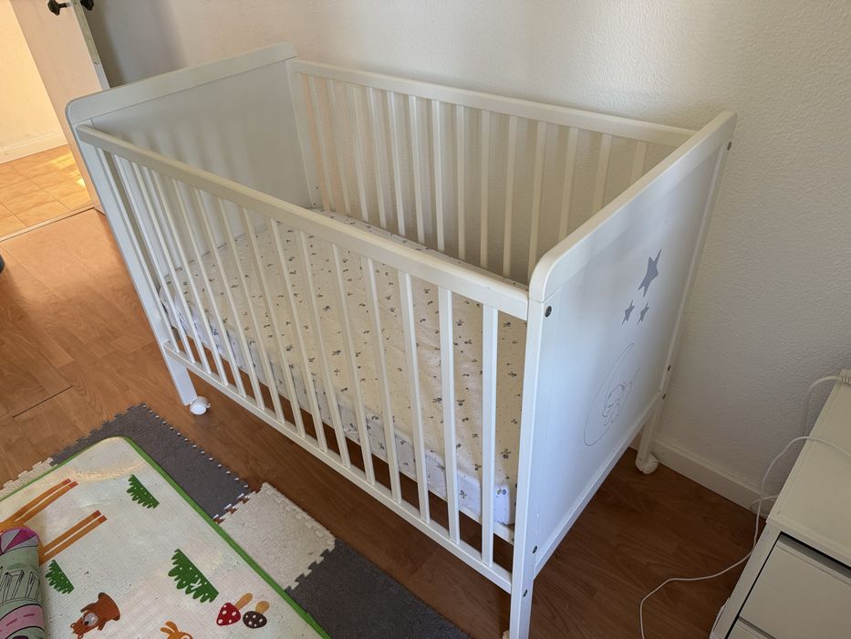Cama de bebé Bambino + colchão e 3 lençóis (bom estado)