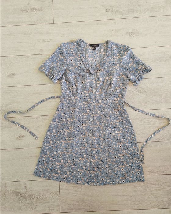 Letnia sukienka mini w kwiaty