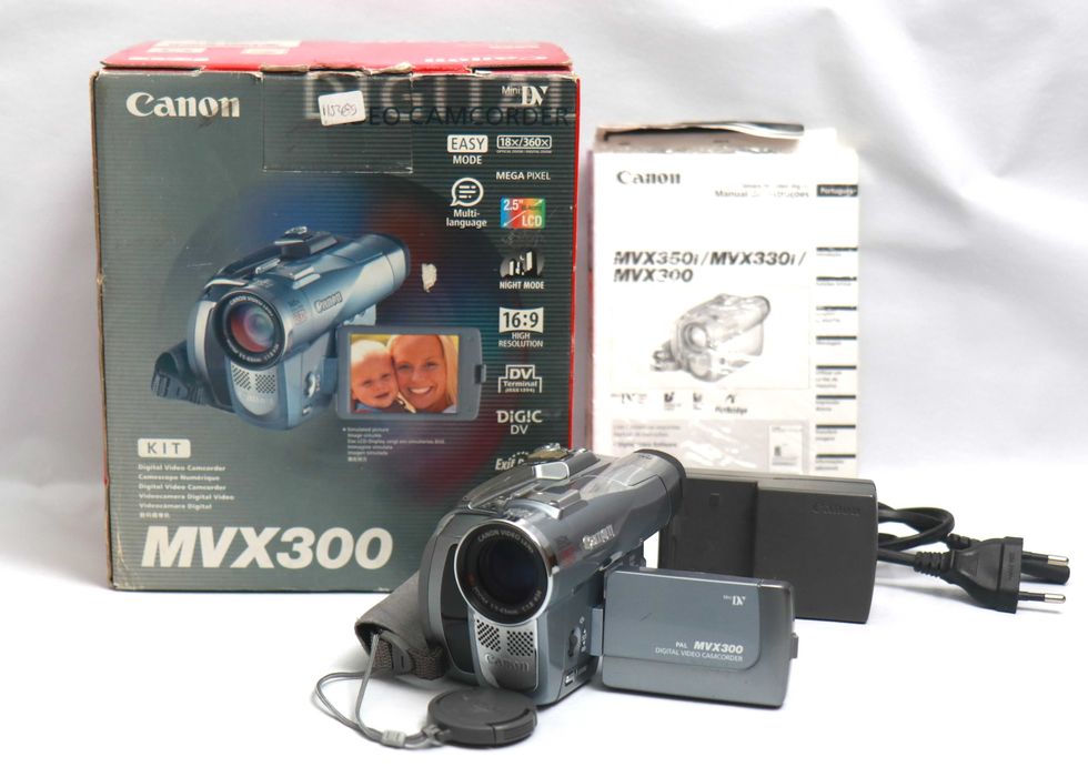 Máquina de filmar Canon MVX 300 (SÓ CARTÃO SD)
