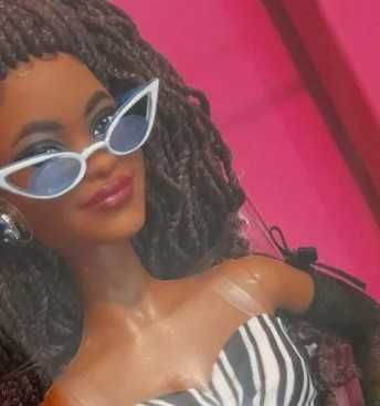 barbie blue sapphire anniversary okulary glasses biel czerń akcesoria