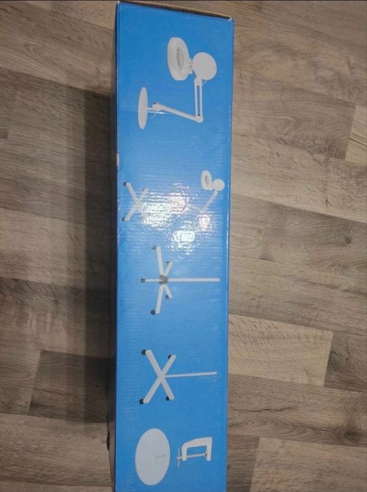 Lampa z lupą do kosmetologii/paznokci