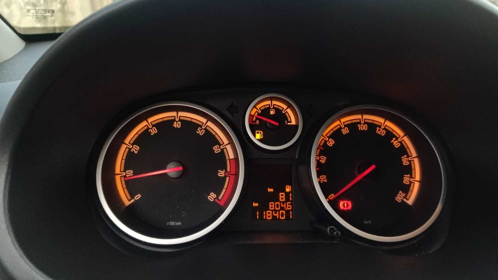 Opel corsa D 1.0 2014