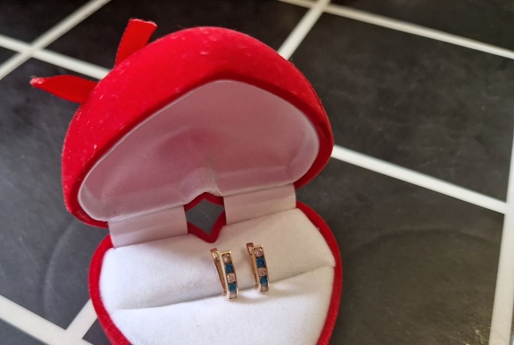 Продам золоті сережки 585 проба, дитячі