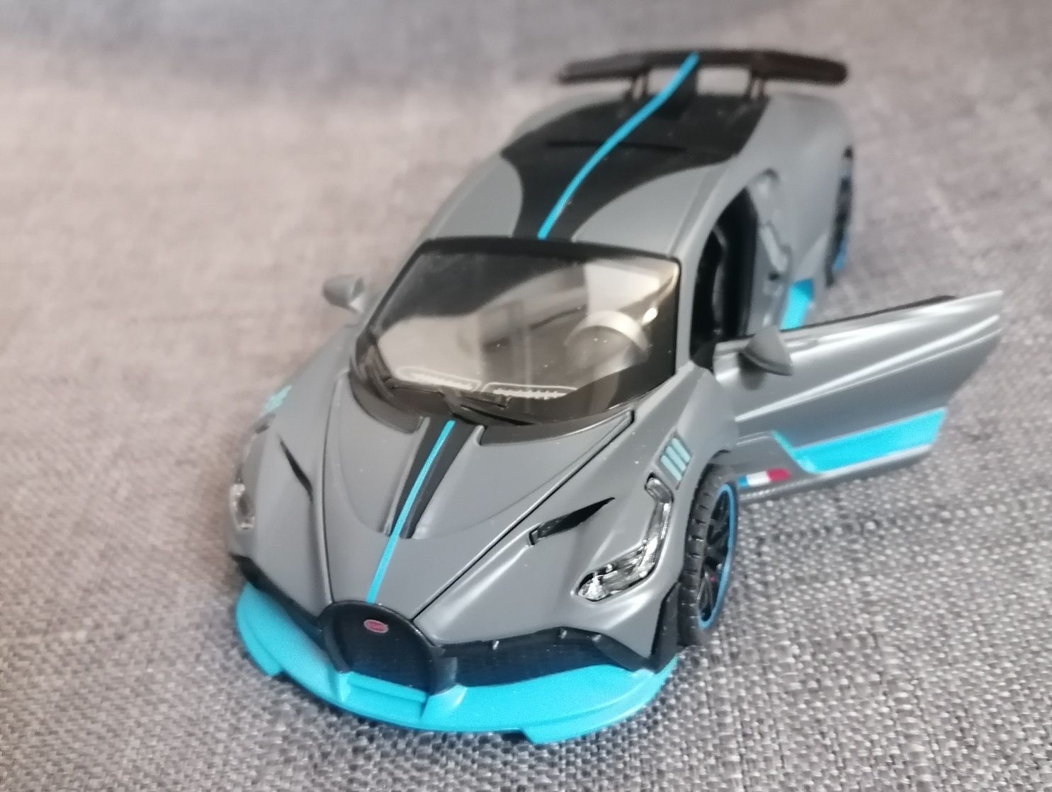 Model Bugatti jak Hot wheels fast and furious kaido house