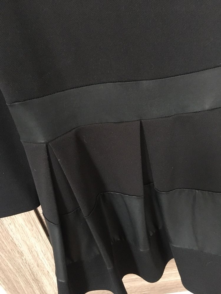 Czarna sukienka z dlugim rekawem S