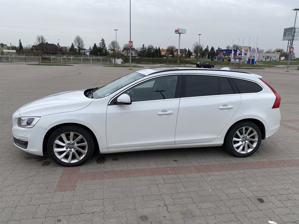 Volvo v60 momentum