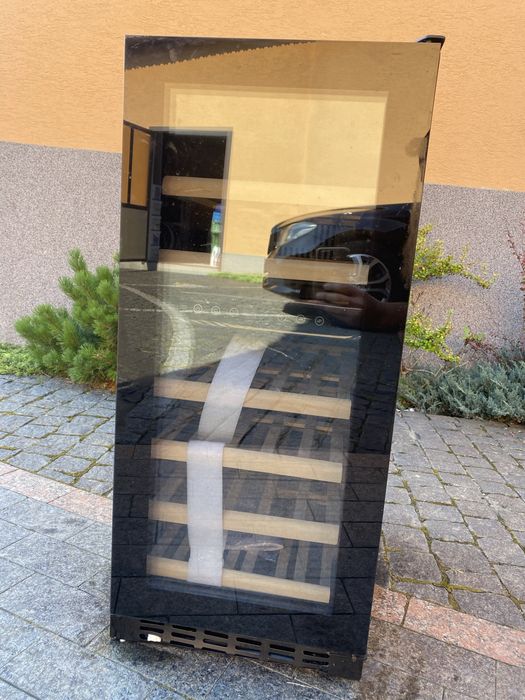 Винна шафа Philco PW 32 GD