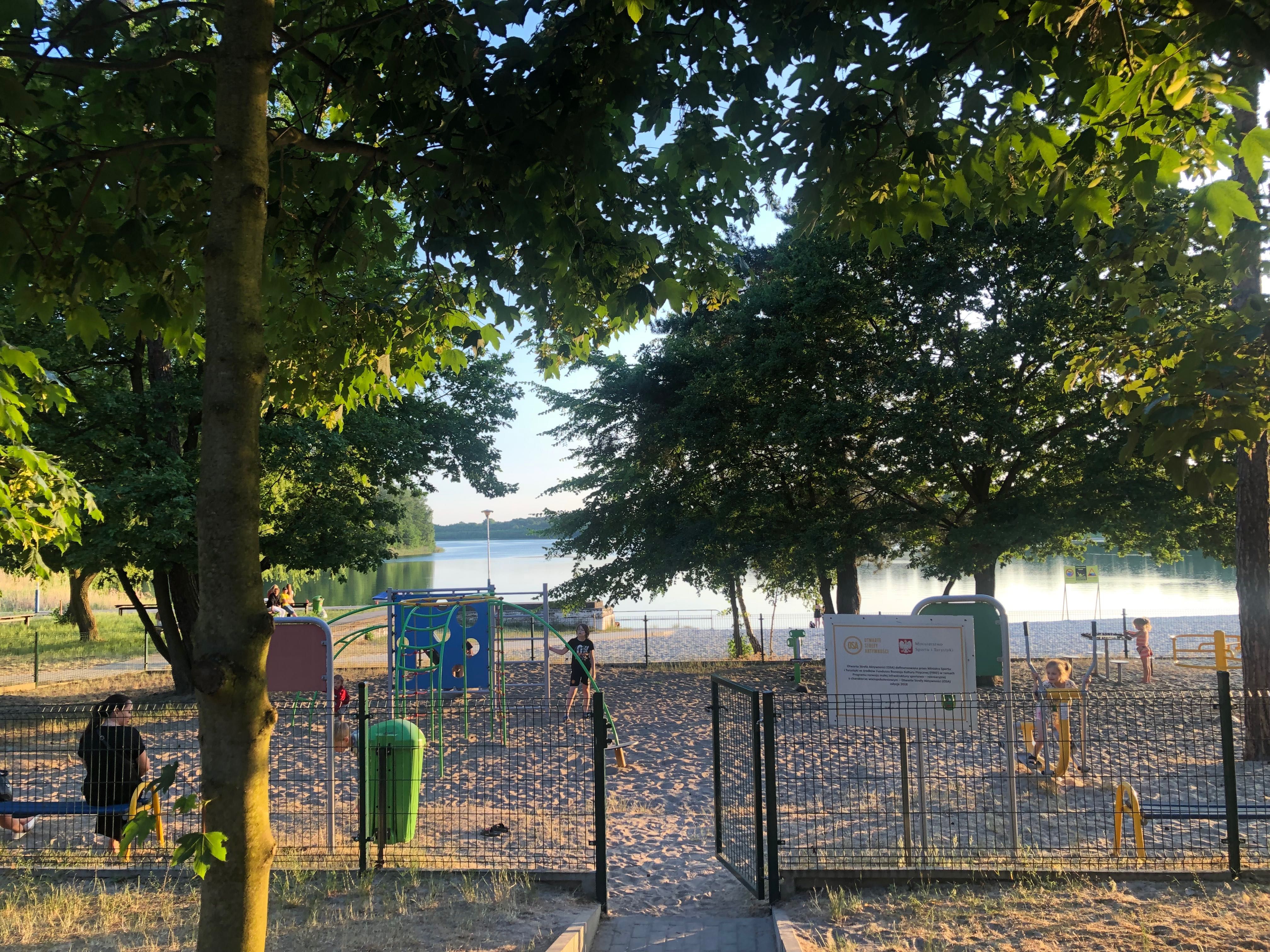 Od 10. 08 wolny Przyjezierze domek letniskowy-ogrodzony plaża 3 minuty