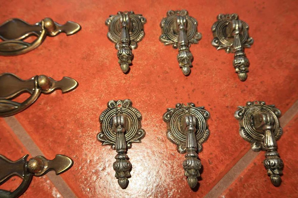 Puxadores e peças para gavetas móveis portas ou janelas