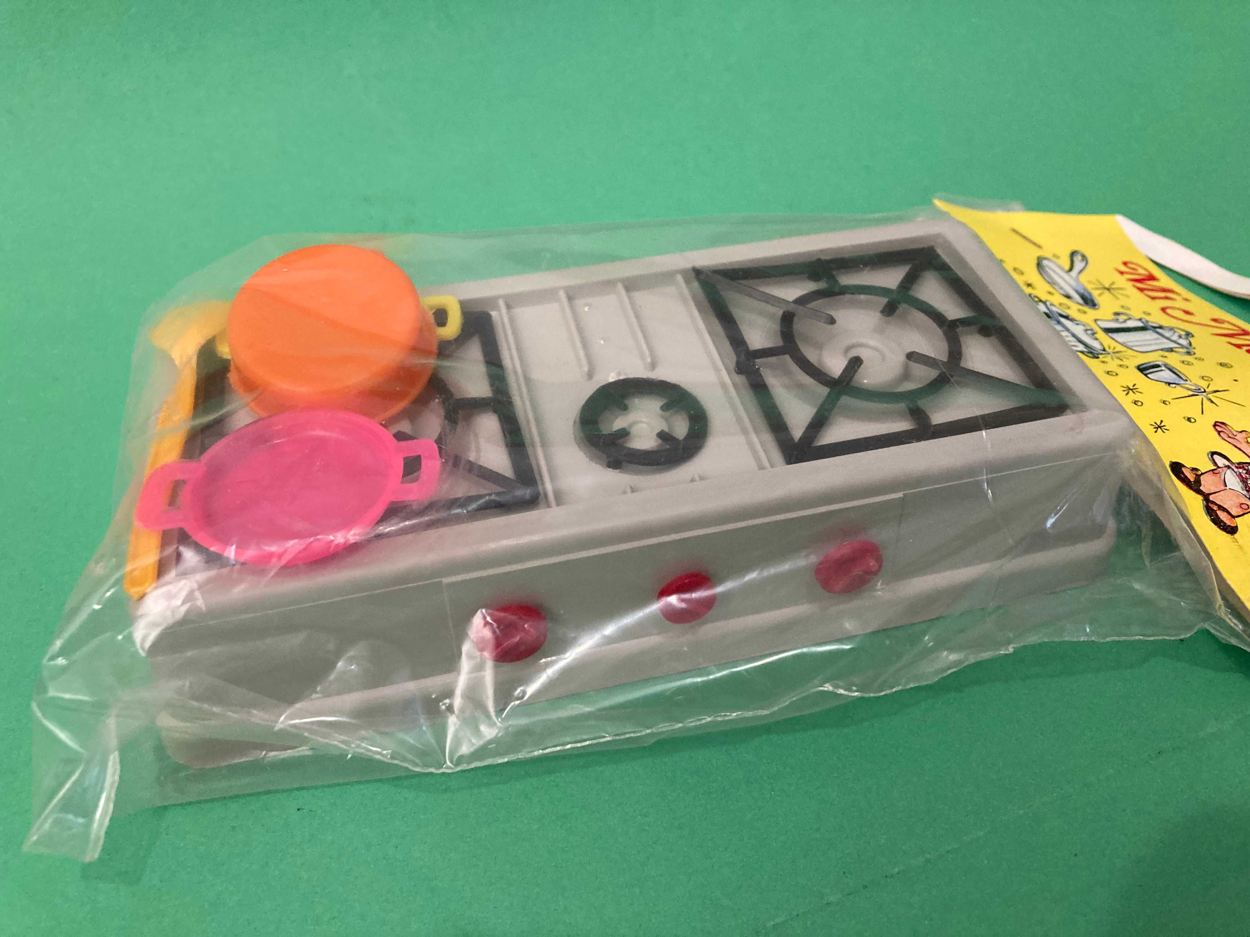 Conjunto de Brincar de Cozinha Fogão e Tachinhos Anos 80