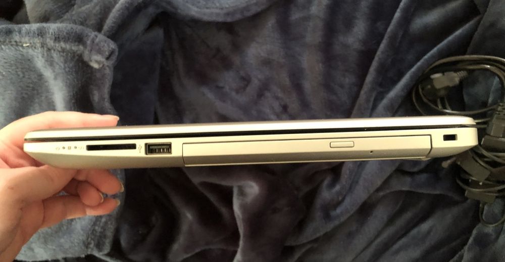 Portátil HP 15-db0xxx 4 GB RAM USADO