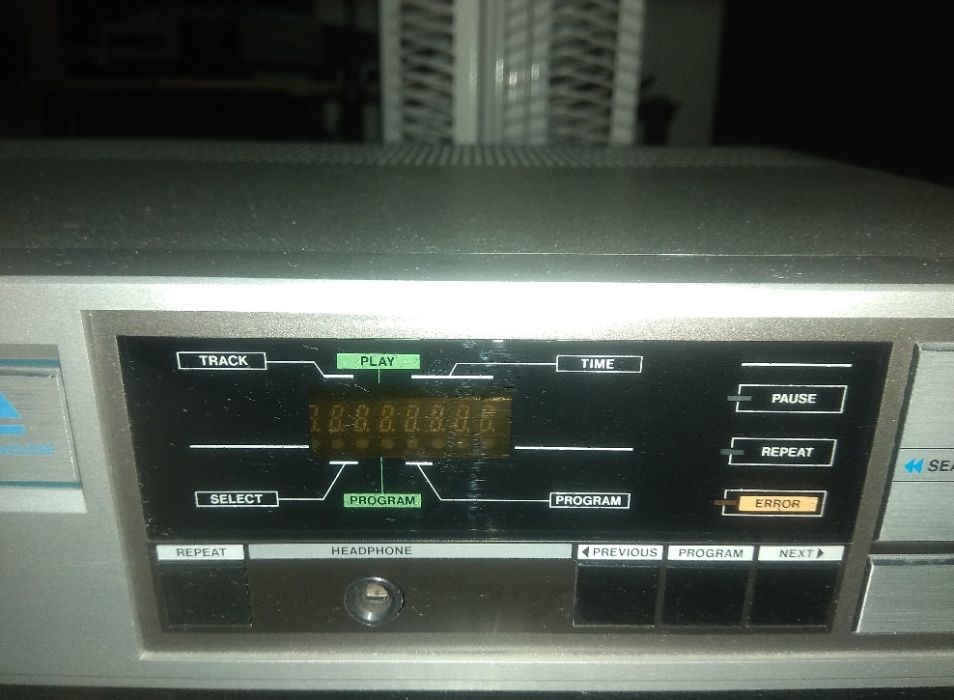 Продам Philips CD204