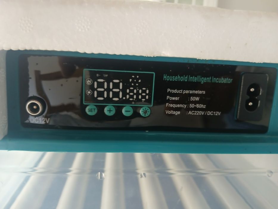 Chocadeira (incubadora de ovos) 30 ovos