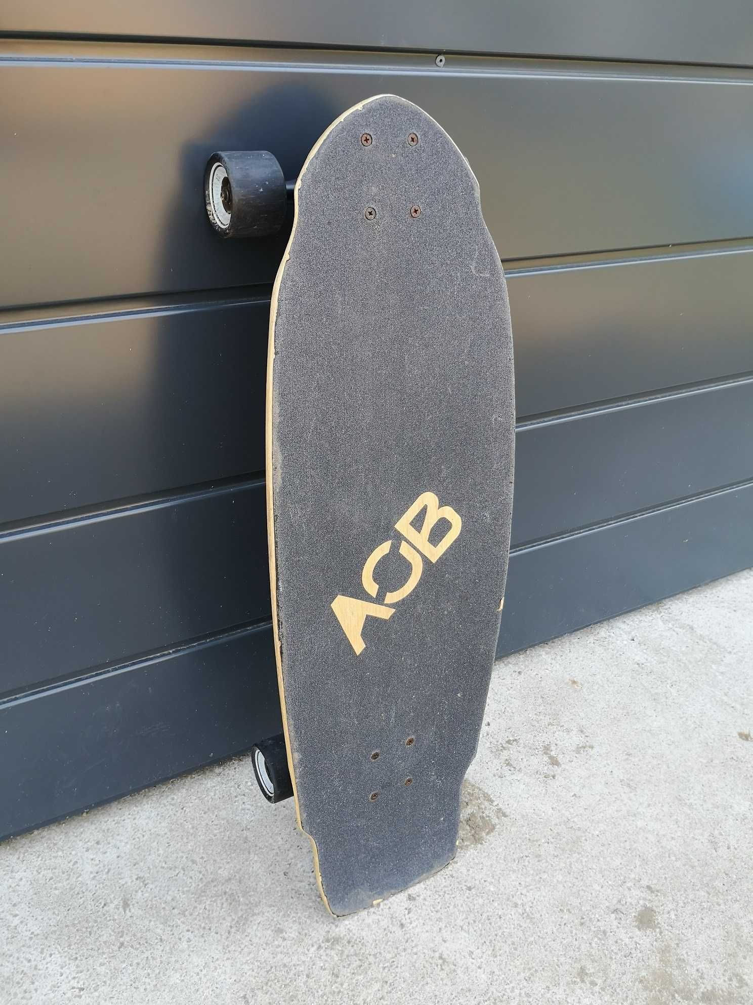 Longboard firmy AOB