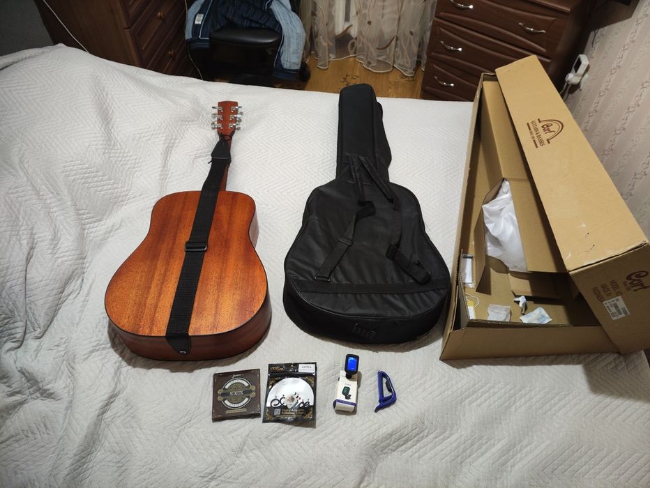 Срочно Гитара Cort AD 810 новая с большим комплектом