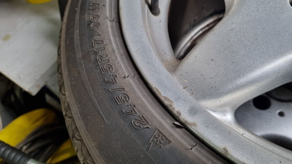 Felgi kola opony zimowe 245/45r17 Mercedes BBS oryginal AMG w203 w202