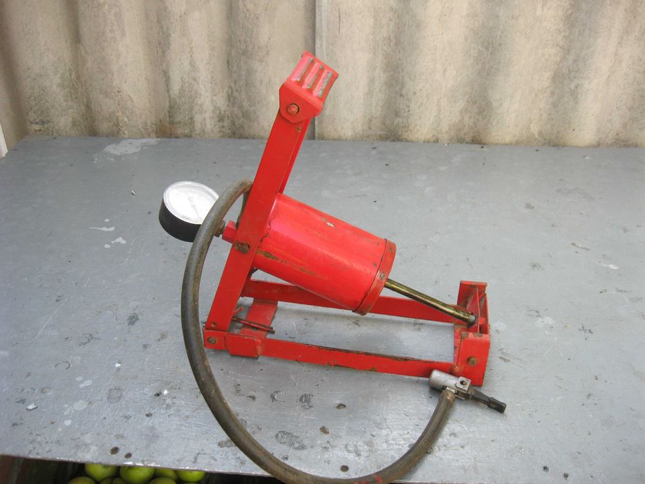 Продам насос ножной